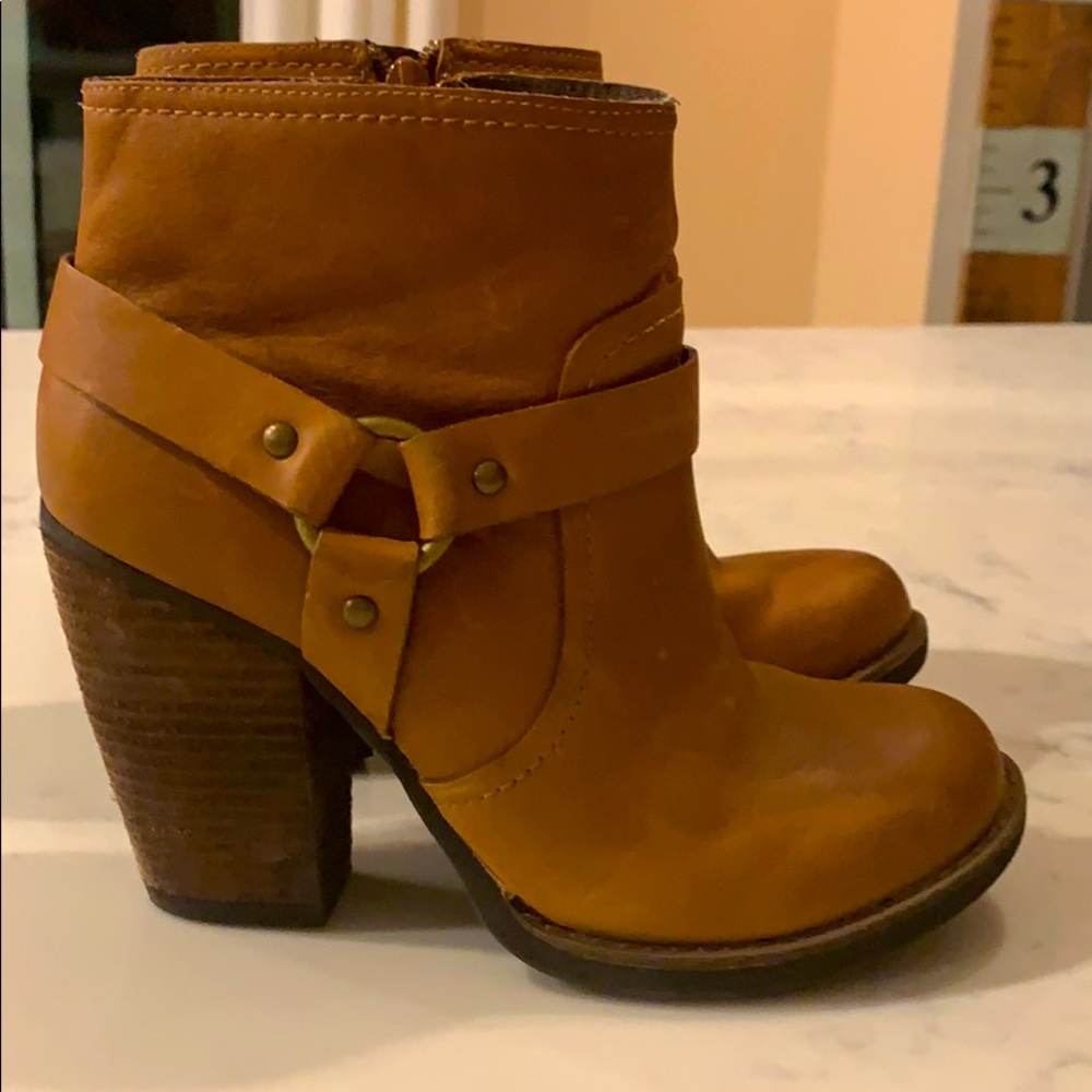 Rust Farah Leather Ankle Bootie - Kork-Ease size 7